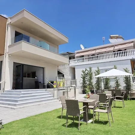 Cynthia شقة فندقية Vrasná