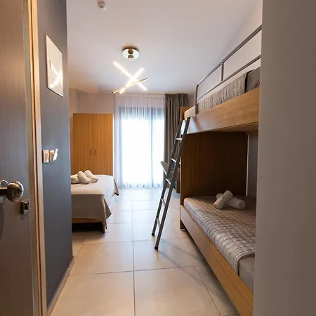 Aparthotel Cynthia 3*