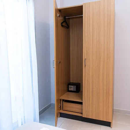 Aparthotel Cynthia Vrasná